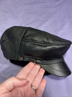 Classic Black Leather Newsboy Cap - Unbranded